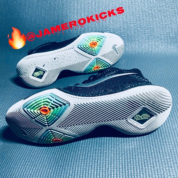 Kyrie 3 Black Ice 2016 - Picture 4 of 4